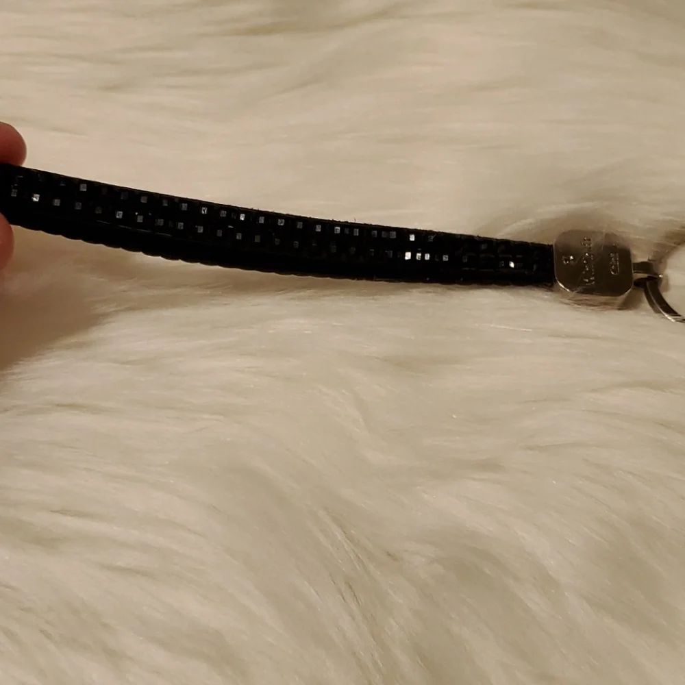 LA Kings Key Chain Silver Black with Black Rinestones